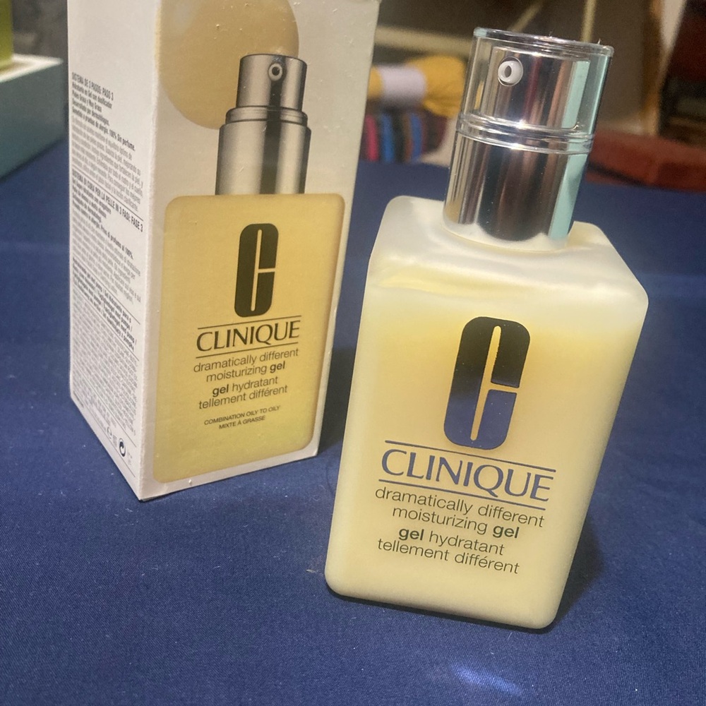Clinique Dramatically Different Moisturizing 6.7FL OZ/ 200ml